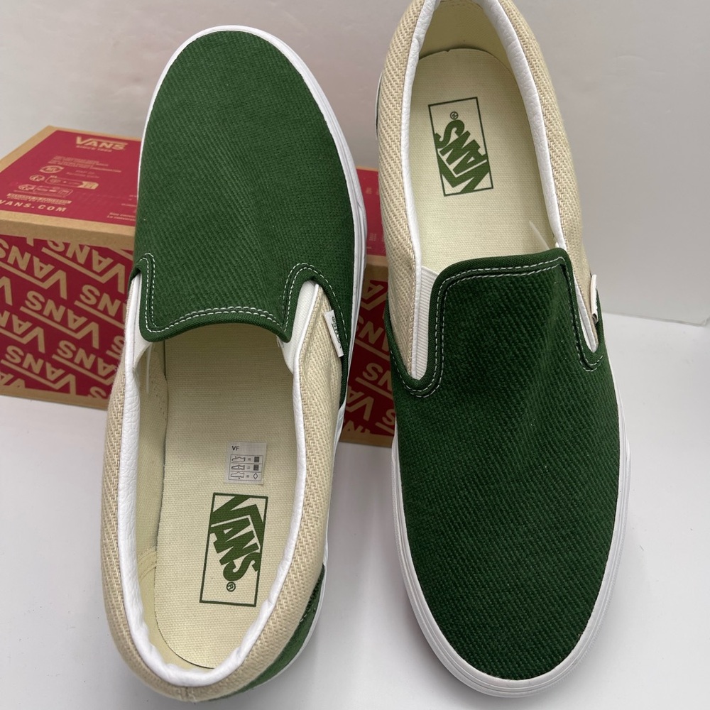 Vans Men’s Classic Slip-On
Twill Turtledove/Green
VN0A5JLXCOB Sneakers - Picture 12 of 16